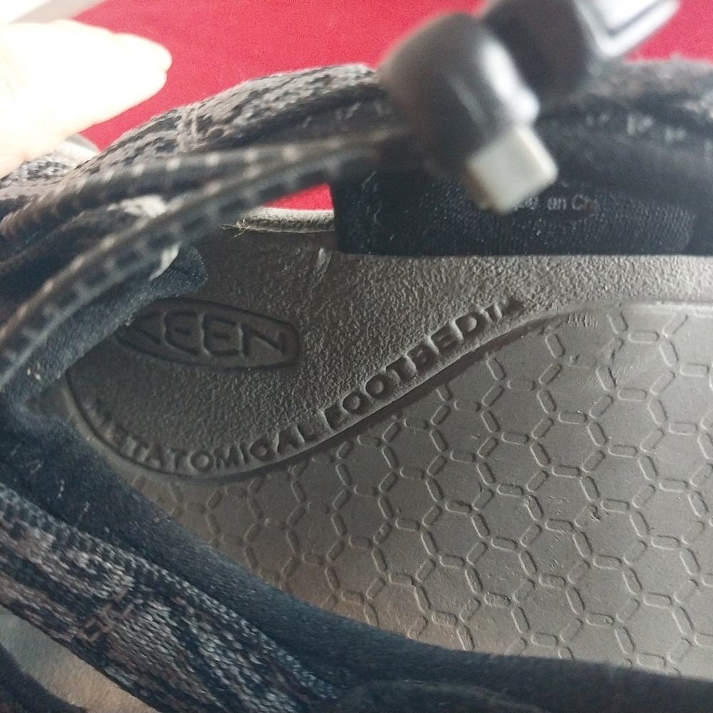 Keen Black and Gray Sandals - Picture 10 of 10